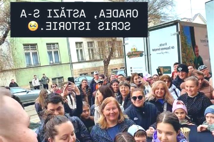 Curvy Magician online slot