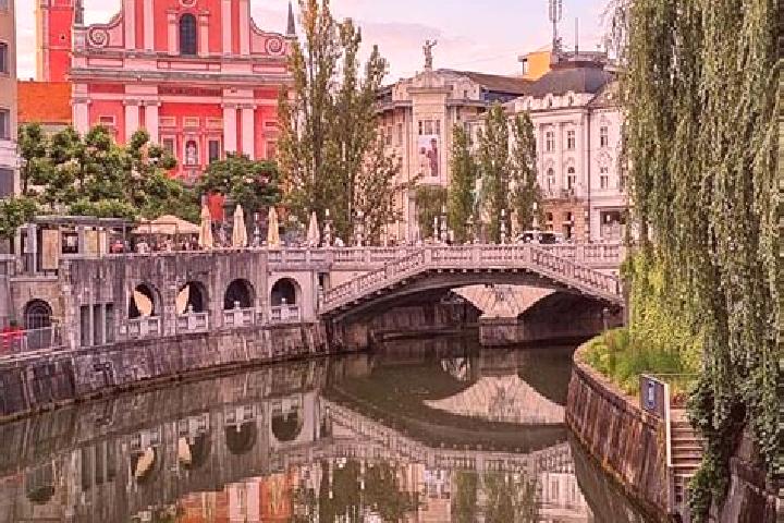 Halloweenies Scratch Card slot game